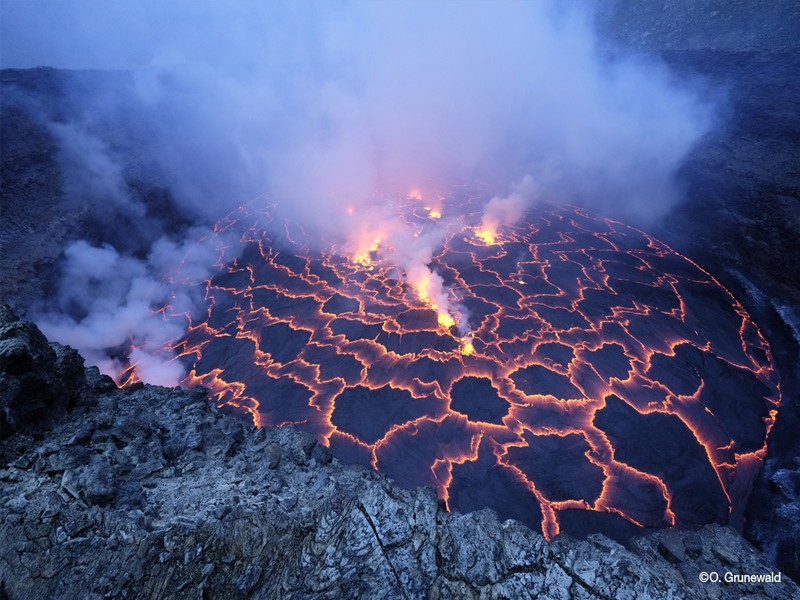 Nyiragongo : voyage au cœur du volcan par Olivier Grunewald| géoparc du  jbel bani - tata